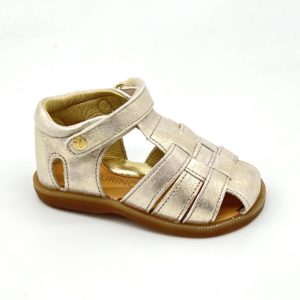 NATURINO  sandale fermée devant